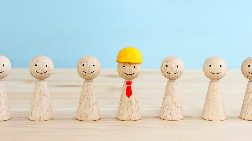 Il preposto è la persona che sovrintende alla attività lavorativa e garantisce l’attuazione delle direttive ricevute, controllandone la corretta esecuzione da parte dei lavoratori