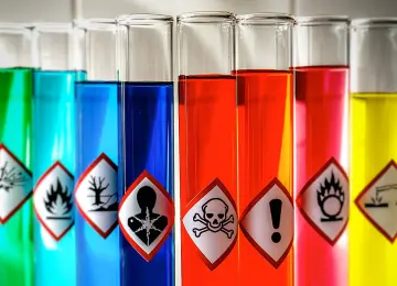 le principali modifiche che interessano il regolamento CLP, Reg. n. 1272/2008 del Parlamento europeo e del Consiglio relativo alla classificazione, all’etichettatura e all’imballaggio delle sostanze e delle miscele per l’adeguamento al progresso tecnico e scientifico.