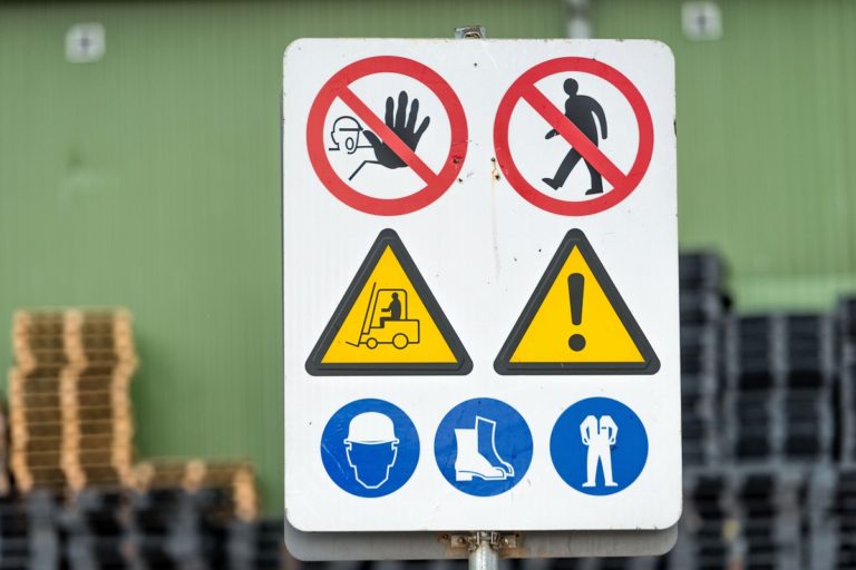 Segnaletica e cartelli sicurezza