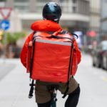 Lavoratori delle piattaforme digitali, come rider e freelance, in un contesto di regolamentazione e sicurezza sul lavoro