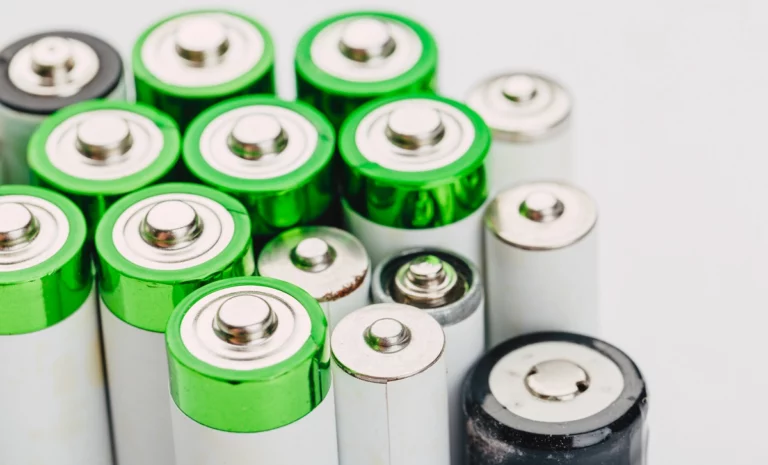 Nuovi Codici EER per rifiuti batterie: aggiornamento e rettifica del 19 agosto