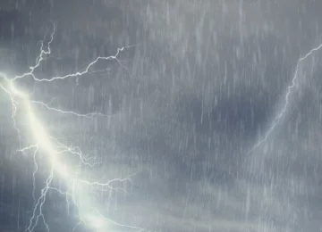 Norme CEI per la salvaguardia di strutture, impianti e persone dai rischi associati alle scariche atmosferiche.
