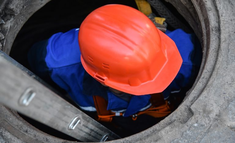 La formazione specifica per chi opera in ambienti confinati o sospetti di inquinamento 2025