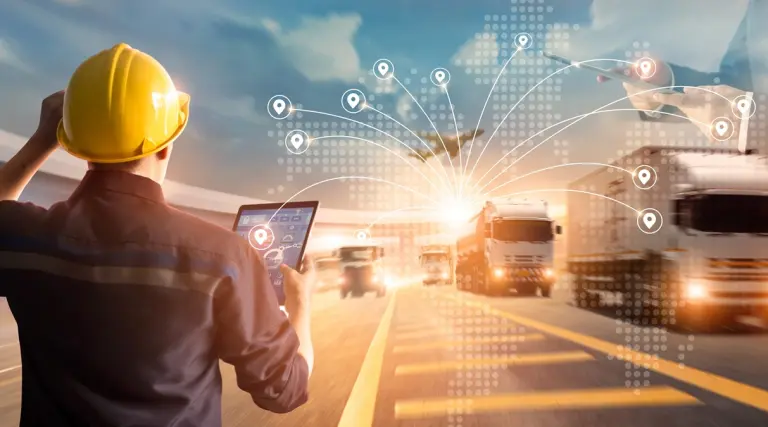 Operatore che monitora la geolocalizzazione di autoveicoli per il trasporto di rifiuti speciali pericolosi iscritti alla Categoria 5 dell'Albo Gestori Ambientali.