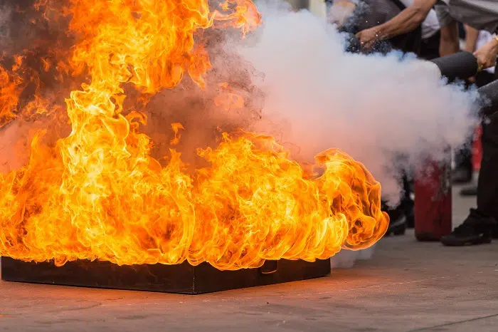 Reazione al fuoco: classificazioni, materiali e ascensori. Il Corpo VV.F. risponde